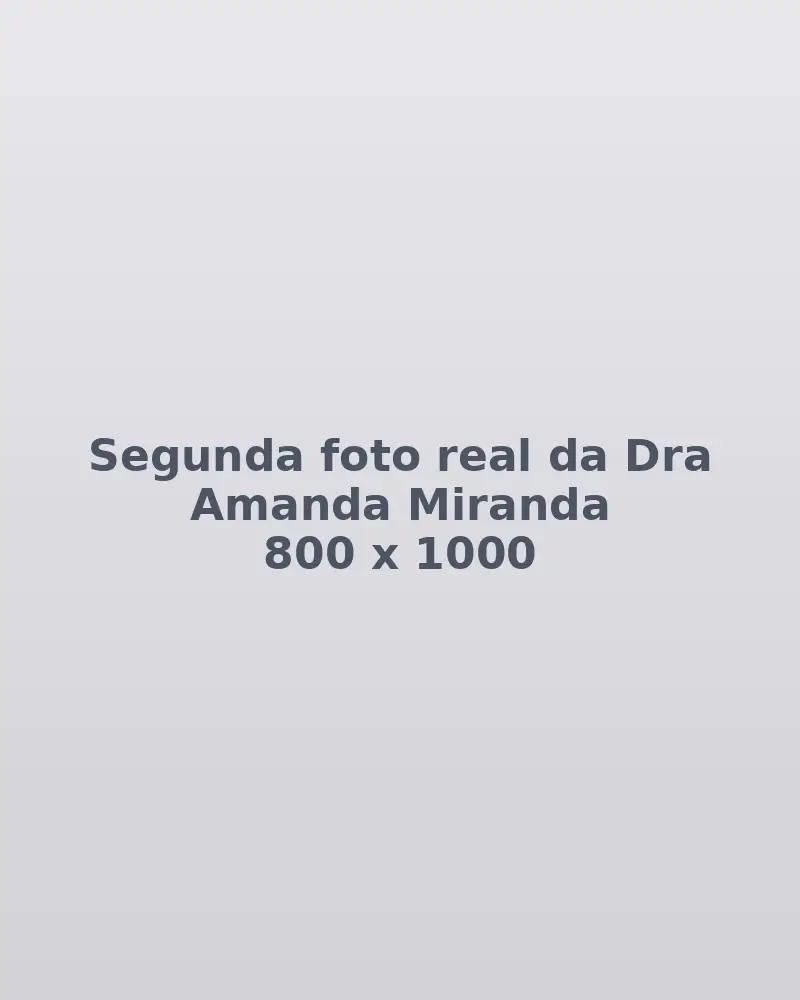 Dra Amanda Miranda no consultório em Paulínia